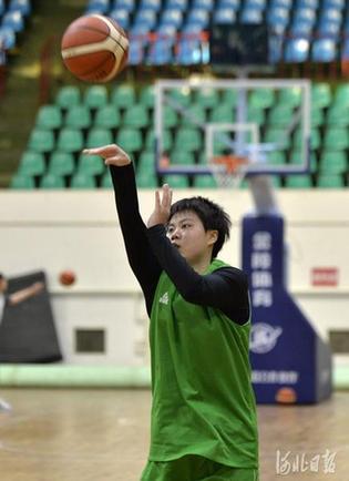 包含威尔士女篮备战英联赛，积极备战决赛的词条