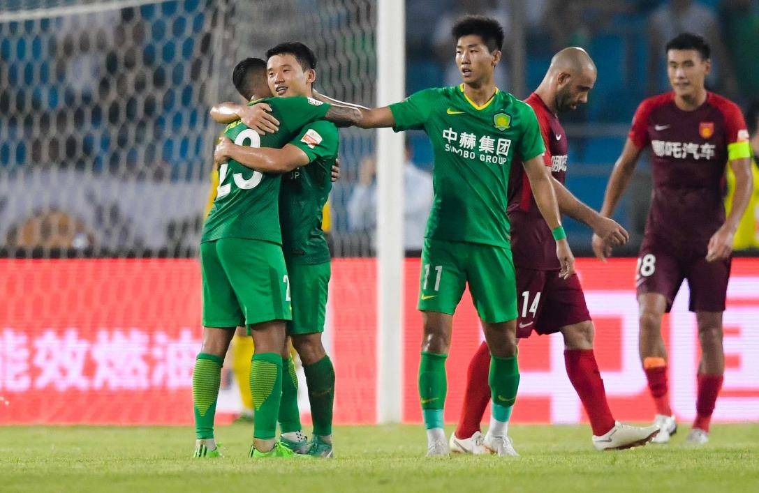 国安中场抢断成功，助球队扩大领先优势的简单介绍