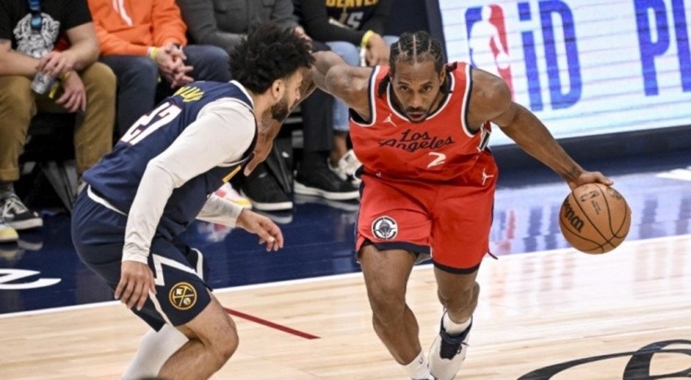 开云体育入口-包含作为篮网一员的小乔丹被队友唤回队内训练的词条