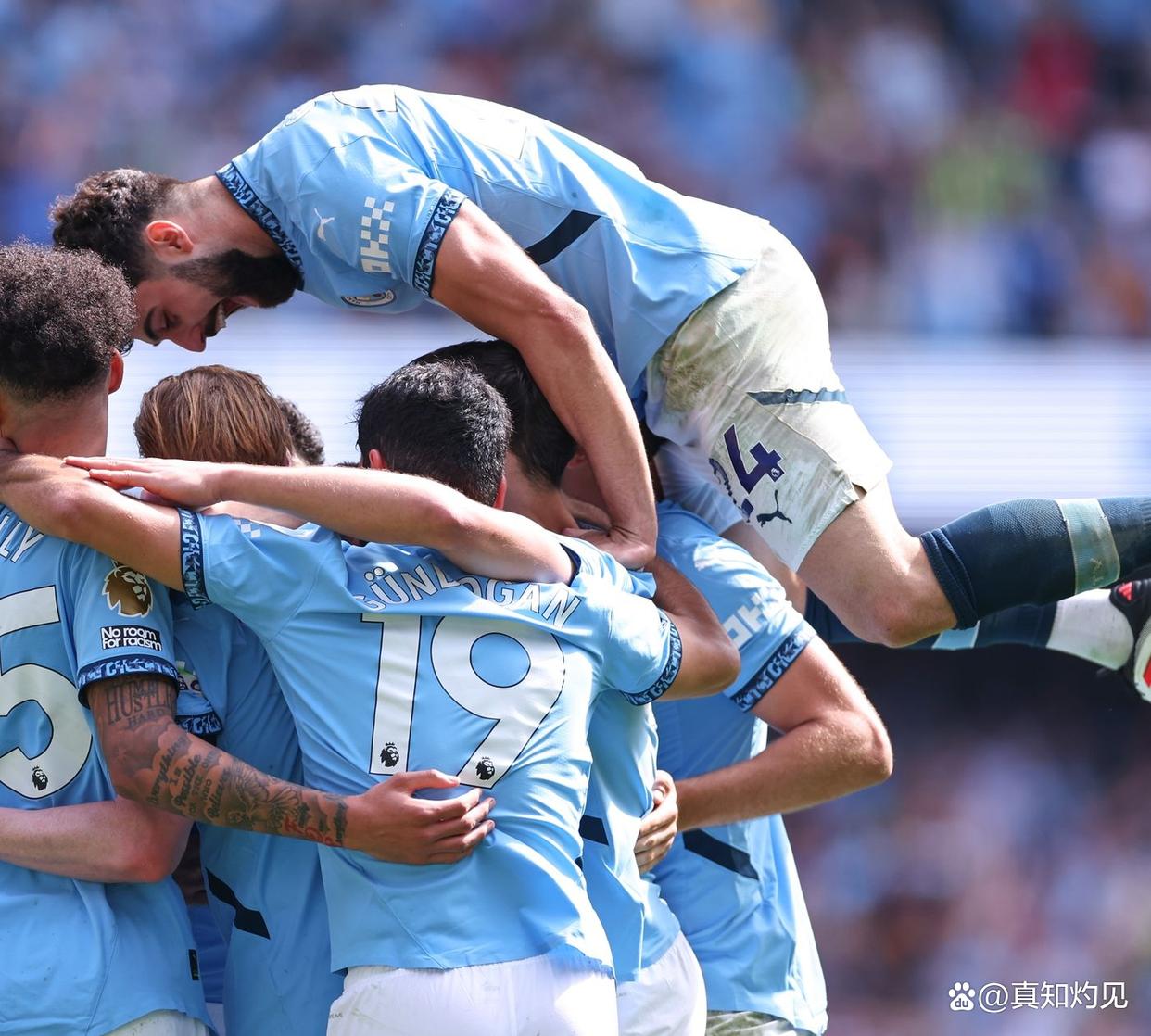 曼城主场3-1击败阿贾克斯连胜 曼城主场3-1击败阿贾克斯连胜