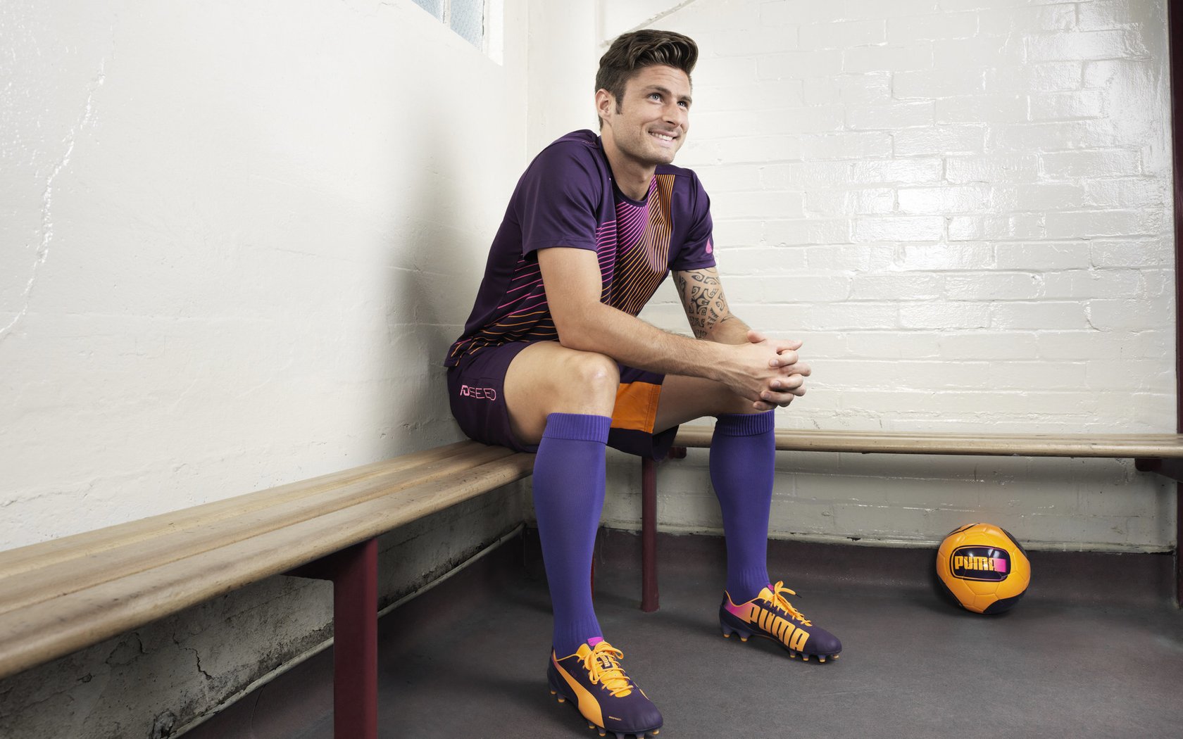 开云体育官网-跨界风暴，葡萄牙足球一波流马里，巴斯托尼奇迹般接管F1揭幕战