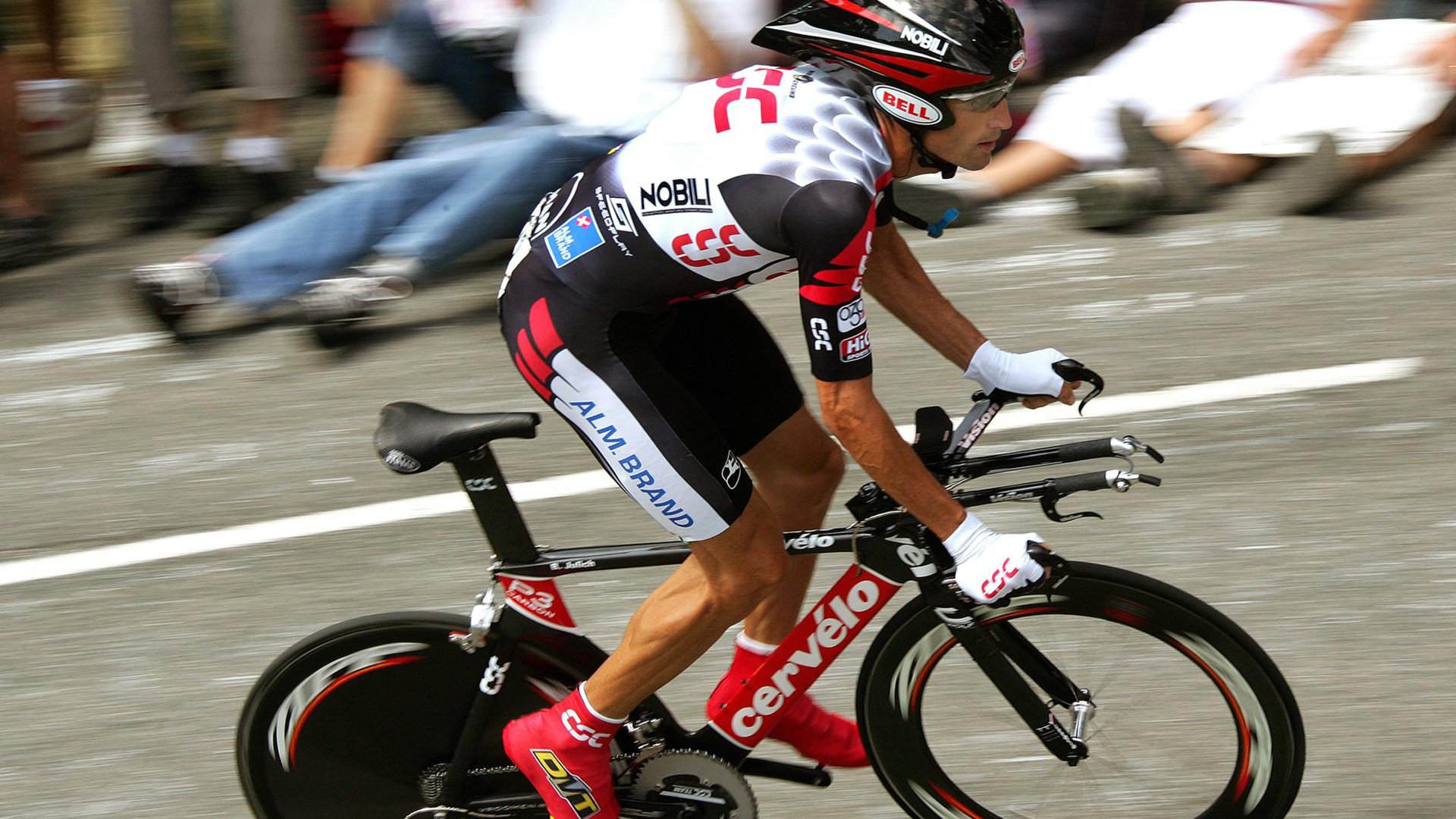 一夫当关铸就钢铁长城,富安健洋的非典型日本后卫之路