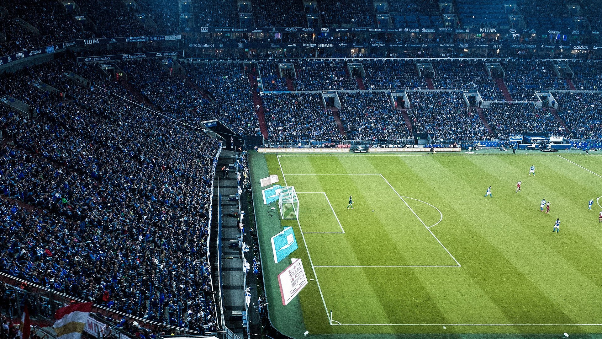 威廉姆斯惊险击败雷诺,塞恩斯创下新纪录—赛道上的双重历史时刻